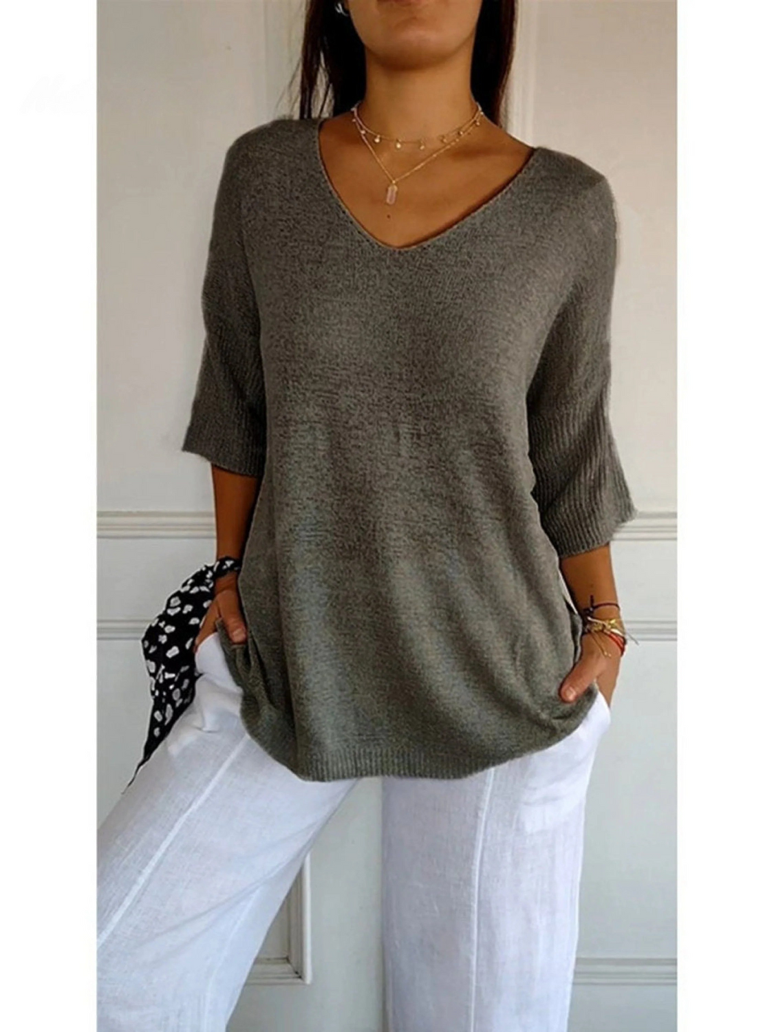 Women's Solid Color Knitted 3/4 Sleeve V-neck Top