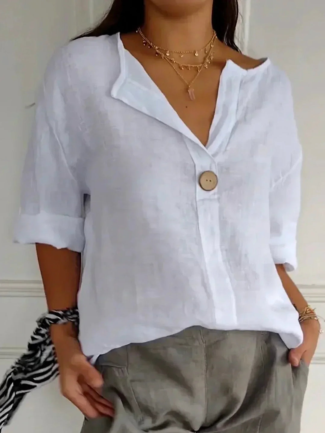 Relaxed Linen V-Neck Blouse with Effortless Everyday Fit